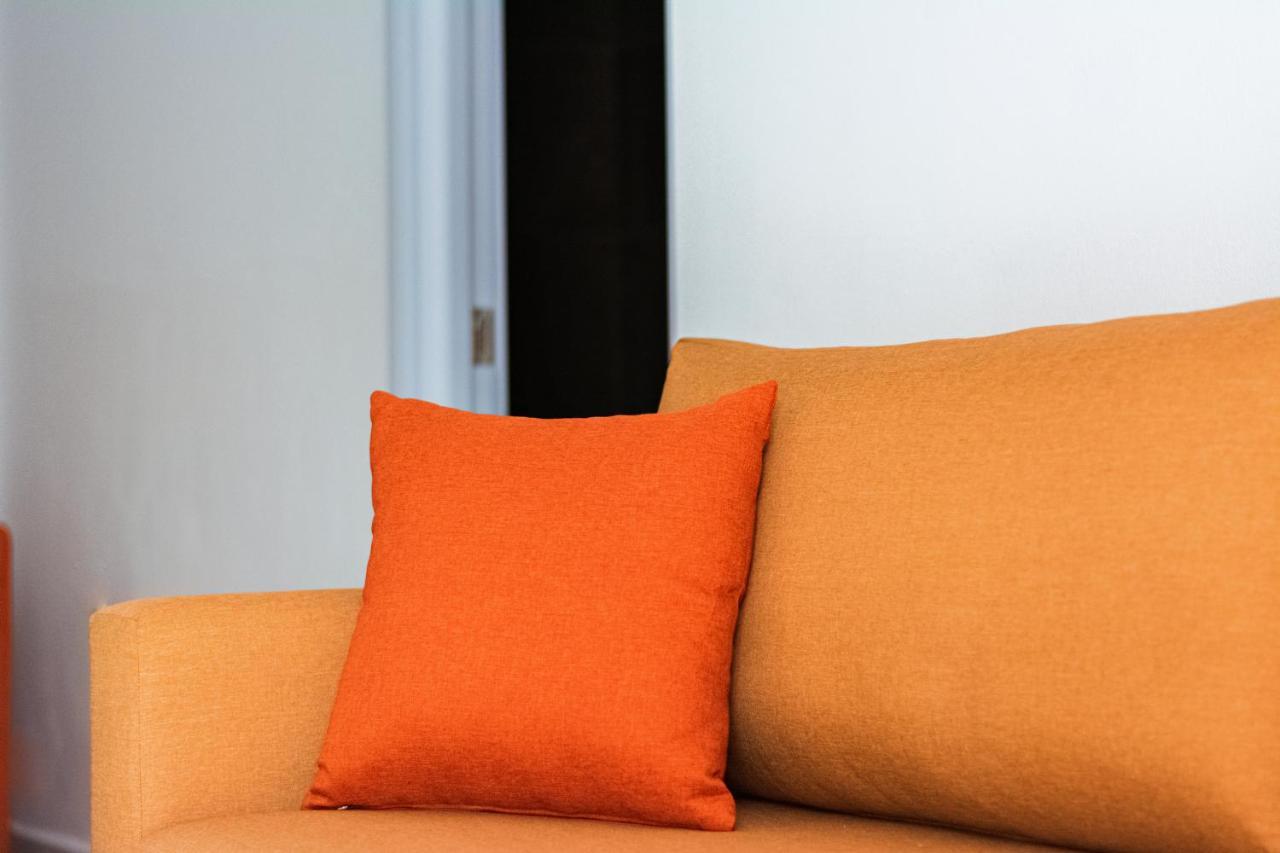 Design Suites Efharis Néa Péramos Exteriör bild