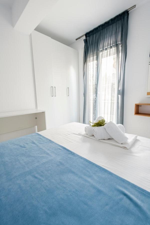 Design Suites Efharis Néa Péramos Exteriör bild